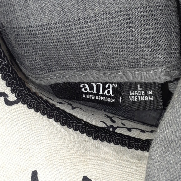 a.n.a Large Grey Plaid Swing Coat w/pockets - Picture 8 of 8